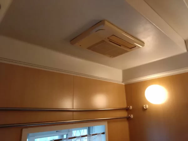 大阪府八尾市Y様邸にて
浴室乾燥機取替工事をさせていただきました。